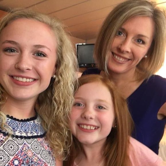 Meet your Posher, Jennifer - Picture 1 of 1